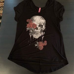 Retro doll tee shirt with skull graphic